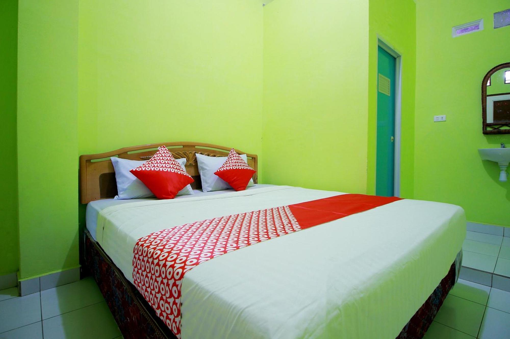 OYO 2585 Sherren Guest House Lubuklinggau Exterior foto