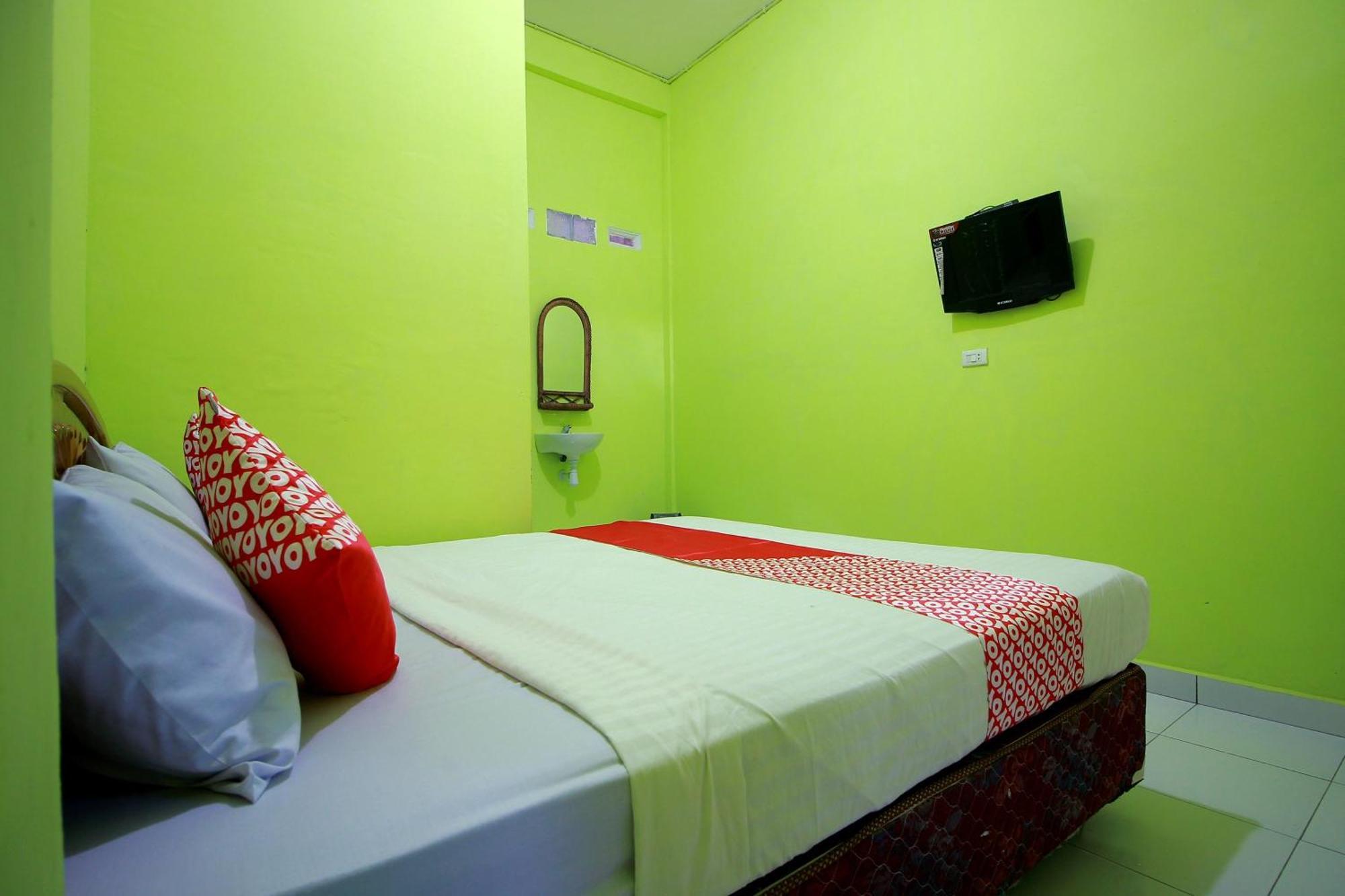 OYO 2585 Sherren Guest House Lubuklinggau Exterior foto